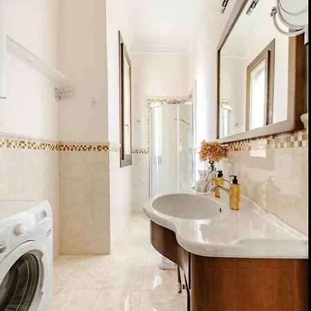 Daire Residenza Felsinea - Elegant In The Historic Center Of *